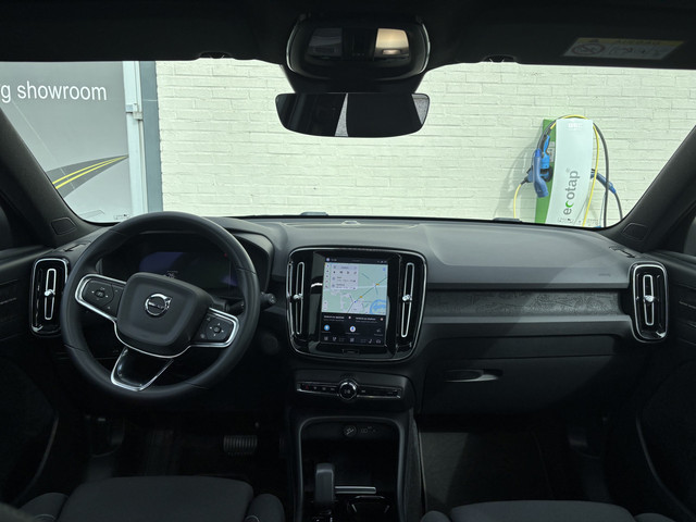 Foto 3 van Volvo XC40 Single Motor Extended Range Ultimate 82 kWh | Adaptieve cruise | Panoramadak | Harman Kar