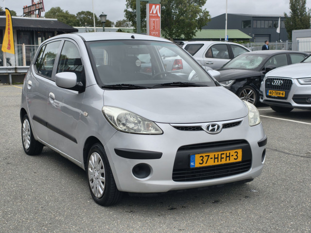 Foto 8 van Hyundai I10 1.1 Dynamic / NAP