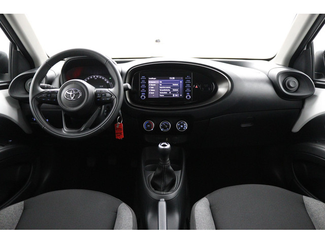 Foto 5 van Toyota Aygo X 1.0 VVT-i MT Play | Airco | Cruise control | Apple carplay Android auto |