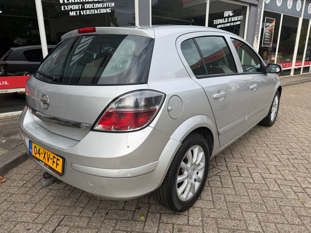 Foto 7 van Opel Astra 1.6 Temptation NIEUWE APK ! AIRCO !