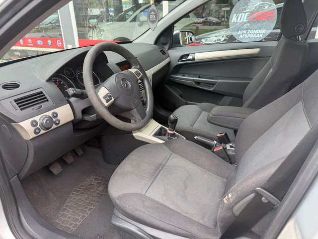 Foto 5 van Opel Astra 1.6 Temptation NIEUWE APK ! AIRCO !