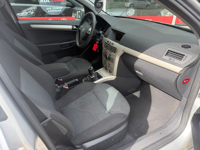 Foto 3 van Opel Astra 1.6 Temptation NIEUWE APK ! AIRCO !