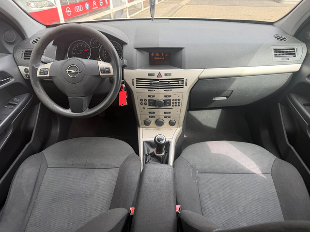 Foto 2 van Opel Astra 1.6 Temptation NIEUWE APK ! AIRCO !