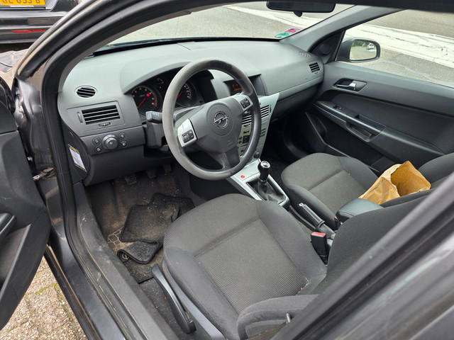 Foto 9 van Opel Astra Wagon 1.6 Cosmo AIRCO