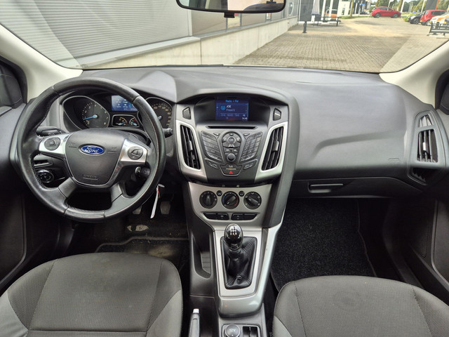 Foto 3 van Ford Focus Wagon 1.0 EcoBoost Trend Trekhaak