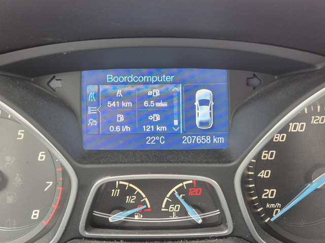 Foto 5 van Ford Focus Wagon 1.0 EcoBoost Trend Trekhaak
