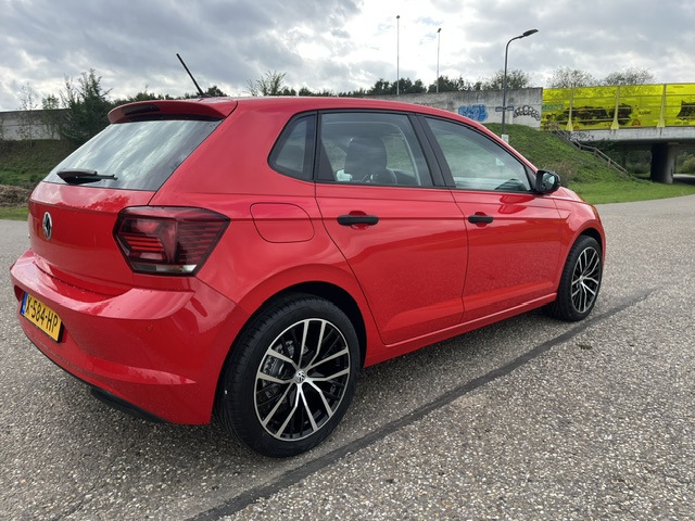 Foto 8 van Volkswagen Polo 1.0 MPI trendline 5 drs Airco 193544 km bj 2018