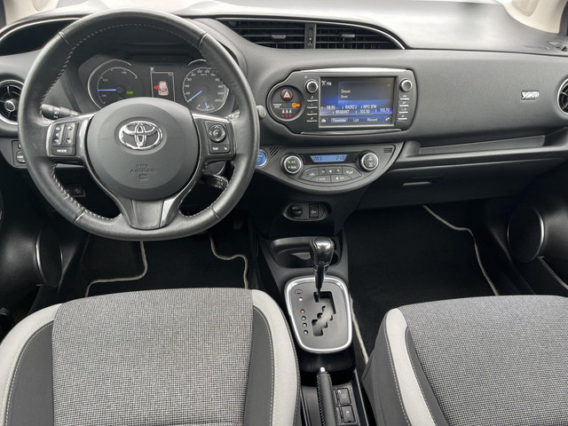Toyota Yaris 1.5 Hybrid Y20 Gold Edition | Fietsendragerbeugel | Keyless entry | Bluetooth | Licht m