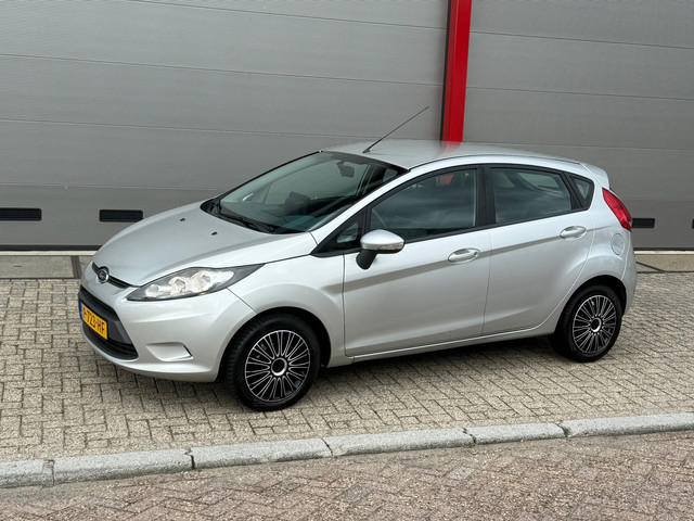 Foto 3 van Ford Fiesta 1.25 Titanium | airco | carplay