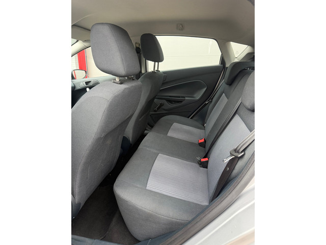 Foto 9 van Ford Fiesta 1.25 Titanium | airco | carplay