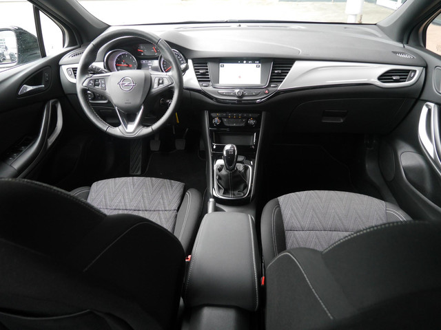 Foto 6 van Opel Astra Sports Tourer 1.2 Edition 2020 130pk | Stoel en stuurverwarming | Trekhaak | Lichtmetalen