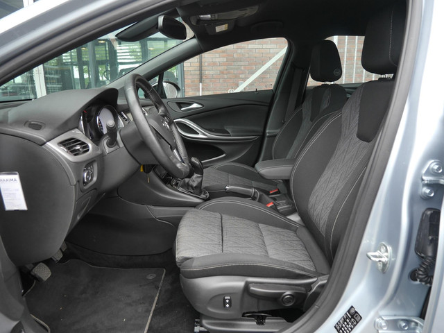 Foto 5 van Opel Astra Sports Tourer 1.2 Edition 2020 130pk | Stoel en stuurverwarming | Trekhaak | Lichtmetalen