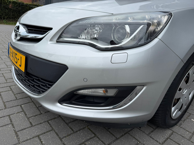 Foto 7 van Opel Astra 1.4 turbo cosmo automaat 140 PK, ZEER compleet, Trekhaak