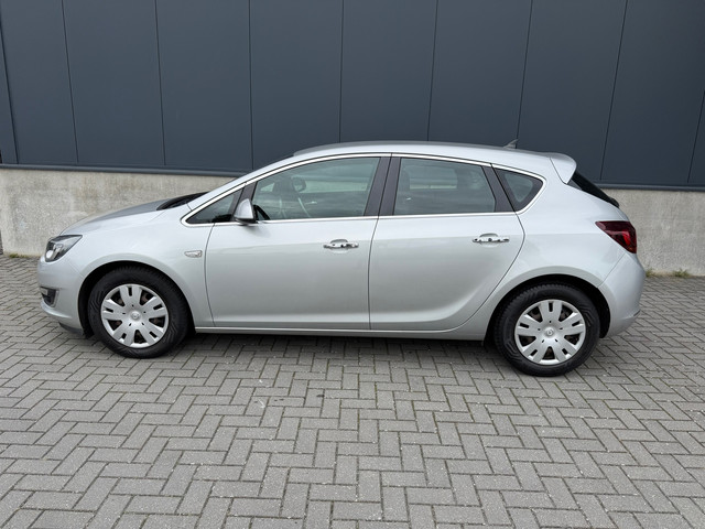 Opel Astra 1.4 turbo cosmo automaat 140 PK, ZEER compleet, Trekhaak