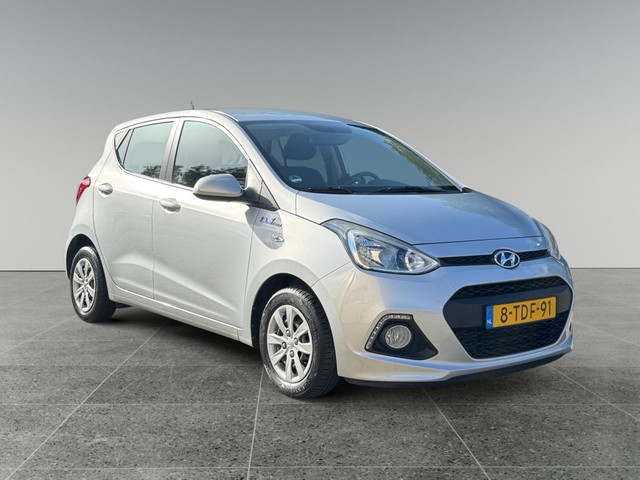 Foto 4 van Hyundai i10 5-deurs 1.0i i-Motion Comfort Plus | RADIO | AIRCO | BLUETOOTH | ISOFIX | LM-VELGEN |