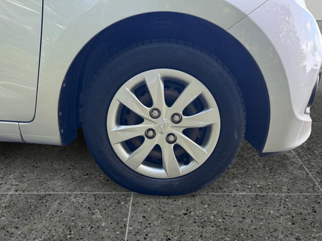 Foto 3 van Hyundai i10 5-deurs 1.0i i-Motion Comfort Plus | RADIO | AIRCO | BLUETOOTH | ISOFIX | LM-VELGEN |