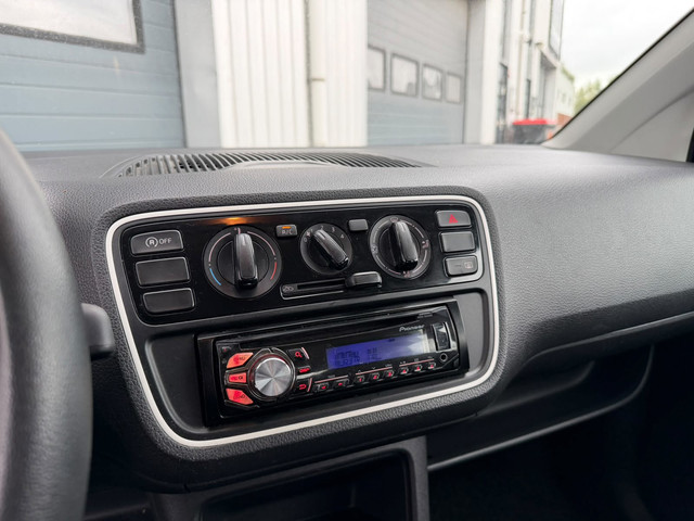 Foto 5 van Volkswagen Up! 1.0 take up! BlueMotion Airco EL Ramen