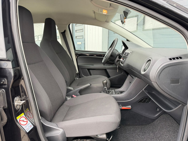 Foto 4 van Volkswagen Up! 1.0 take up! BlueMotion Airco EL Ramen