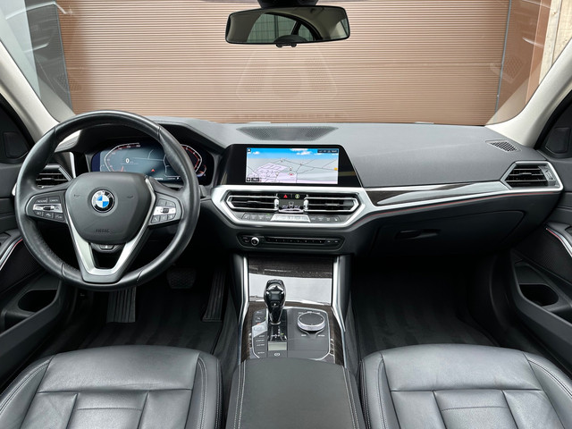 Foto 10 van BMW 3-serie 330i High Executive Automaat | Panoramadak, ACC, Leer, Trekhaak, Apple CarPlay, Stoelver