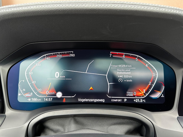 Foto 7 van BMW 3-serie 330i High Executive Automaat | Panoramadak, ACC, Leer, Trekhaak, Apple CarPlay, Stoelver