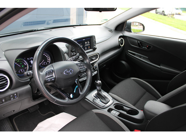 Foto 10 van Hyundai Kona 1.6 GDI HEV Comfort Smart HYBRIDE-TREKHAAK-CARPLAY