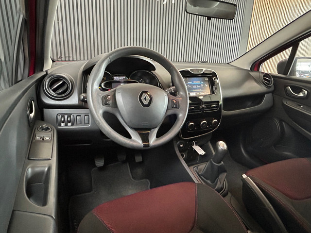 Foto 3 van Renault Clio 1.2 Authentique | Cruise Control | Airco | Navi | Bluetooth | DAB