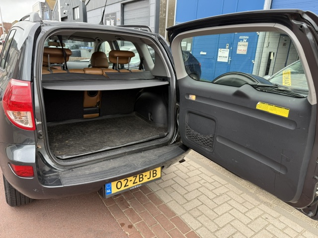 Foto 7 van Toyota RAV4 2.0 VVTi Linea Sol 4WD 2008 LEDER Nieuwstaat NAP + Boekjes zijn aanwezig. Met Navigatie,