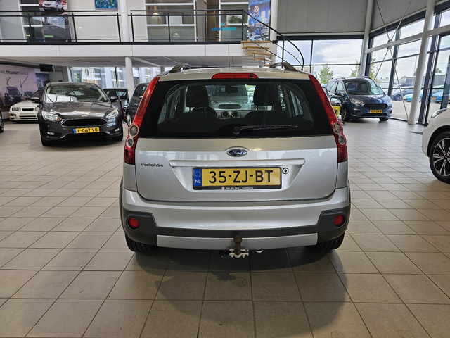 Foto 3 van Ford Fiesta 1.4-16V Crossroad