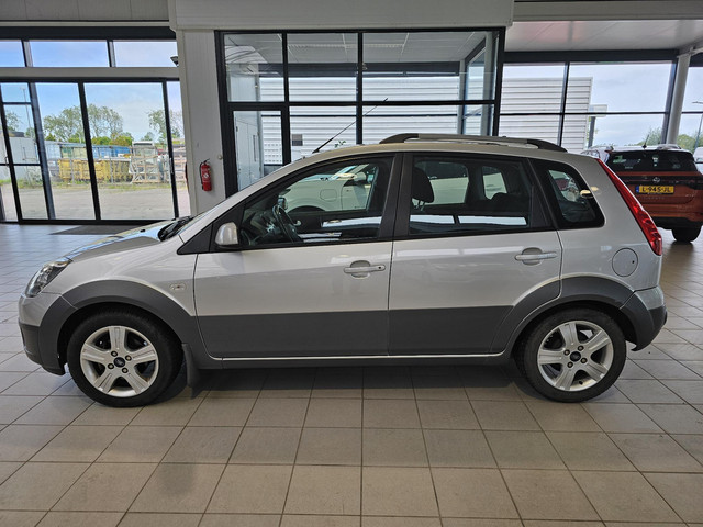 Foto 8 van Ford Fiesta 1.4-16V Crossroad