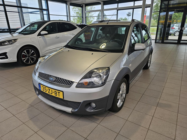 Foto 9 van Ford Fiesta 1.4-16V Crossroad