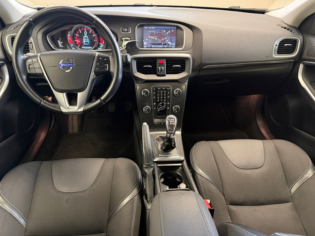 Foto 9 van Volvo V40 1.6 T3 Summum 150PK+Airco+Cruise+Navi+BT+NAP