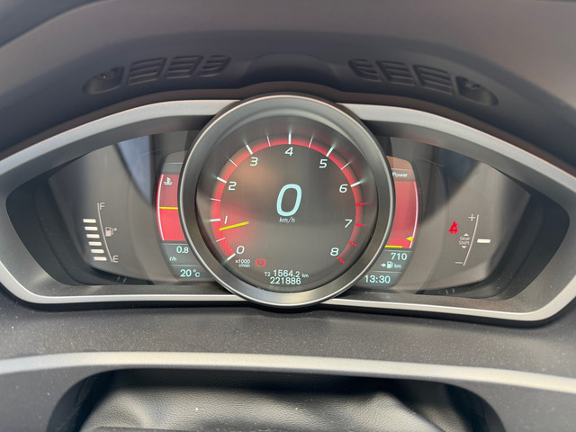 Foto 3 van Volvo V40 1.6 T3 Summum 150PK+Airco+Cruise+Navi+BT+NAP