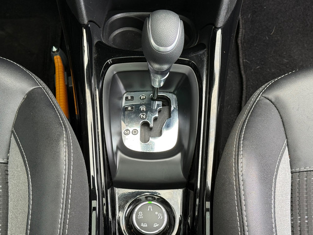 Foto 8 van Peugeot 2008 1.2 AUTOMAAT | 2e EIG | CLIMATE | CARPLAY | CAMERA | PANO DAK | NAP