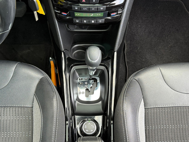 Peugeot 2008 1.2 AUTOMAAT | 2e EIG | CLIMATE | CARPLAY | CAMERA | PANO DAK | NAP