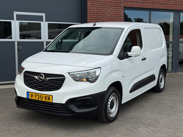 Foto 10 van Opel Combo 1.6D L1H1 Airco Carplay Cruise Edition