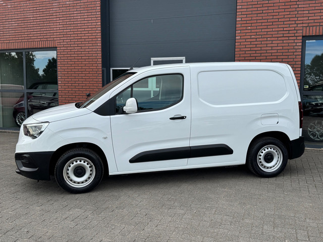 Foto 2 van Opel Combo 1.6D L1H1 Airco Carplay Cruise Edition