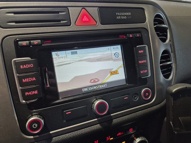 Foto 3 van Volkswagen Tiguan 1.4 TSI Sport&Style Navigatie | Sensoren | Trekhaak | Cruise | Clima