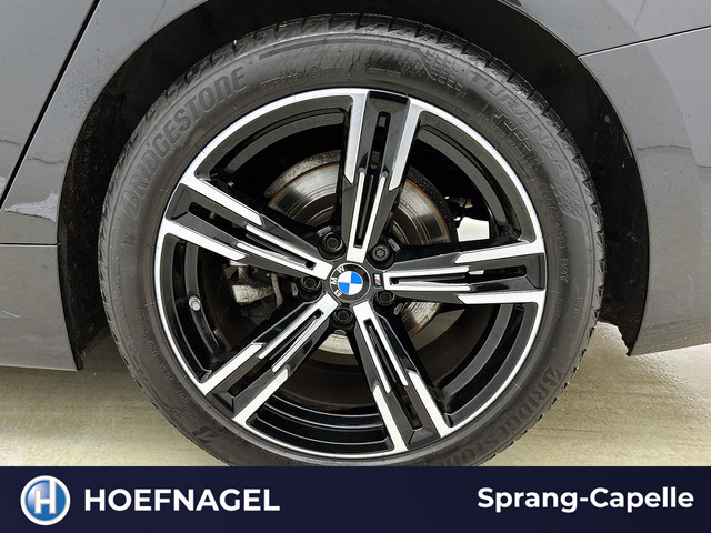 Foto 10 van BMW 3-serie 320i M Sport | Schuifdak | Camera | HeadUp Display | Stoelverwarming | Memory Stoelen