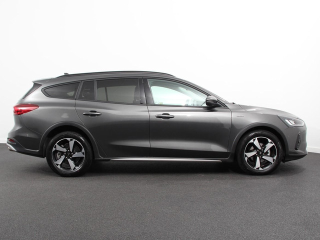 Foto 6 van Ford Focus Wagon 1.0 EcoBoost 155pk Hybrid Active X Automaat Adaptive Cruise Control met Stuurhulp C