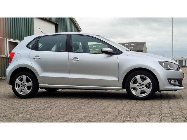 Foto 6 van Volkswagen Polo 1.2 TSI BlueMotion Comfortline (bj 2013)
