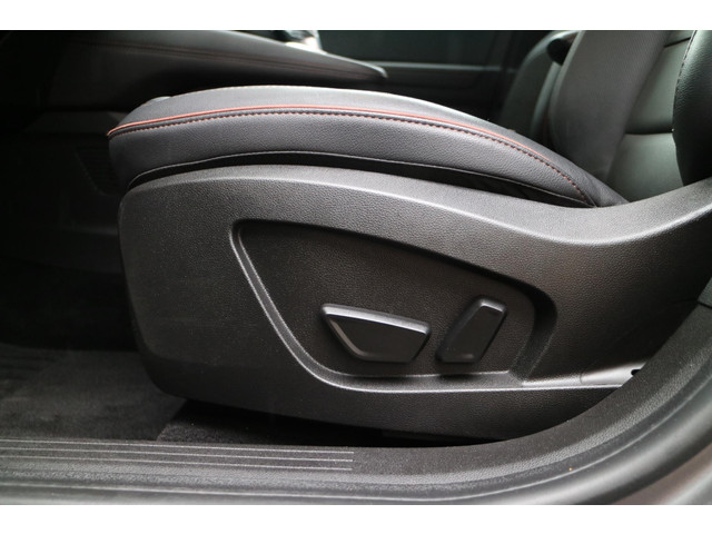 Foto 2 van Renault Captur 1.6 E-Tech Plug-in Hybrid 160 Initiale Paris | Full Optie! |