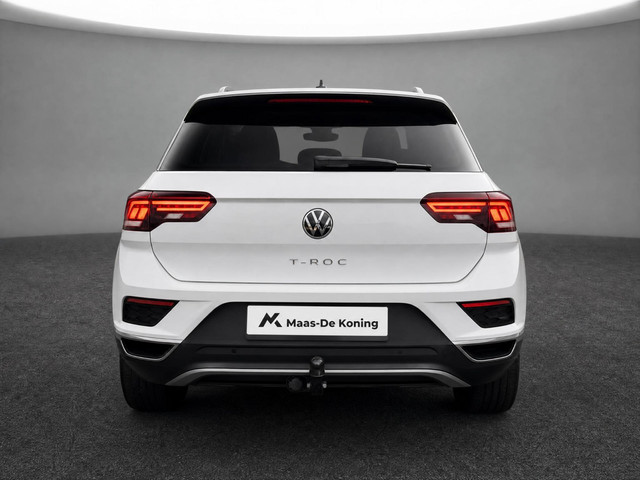 Foto 7 van Volkswagen T-Roc 1.5 TSI 150pk DSG Sport · Camera · Trekhaak · Navigatie · Stoelverwarming · 18'' In