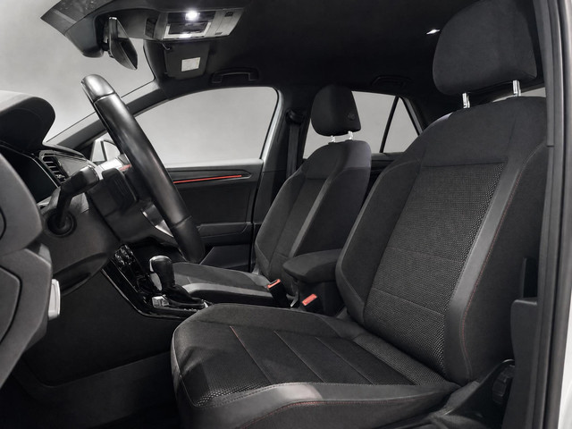 Foto 9 van Volkswagen T-Roc 1.5 TSI 150pk DSG Sport · Camera · Trekhaak · Navigatie · Stoelverwarming · 18'' In