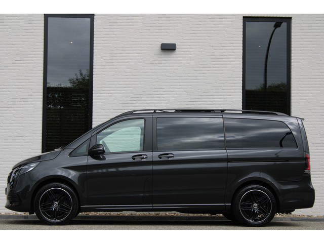 Foto 6 van Mercedes-Benz V-Klasse 300d / AMG / Exclusive / 4-Matic / 7-Pers / Pano / Luchtv / Elec Stoel voor+a