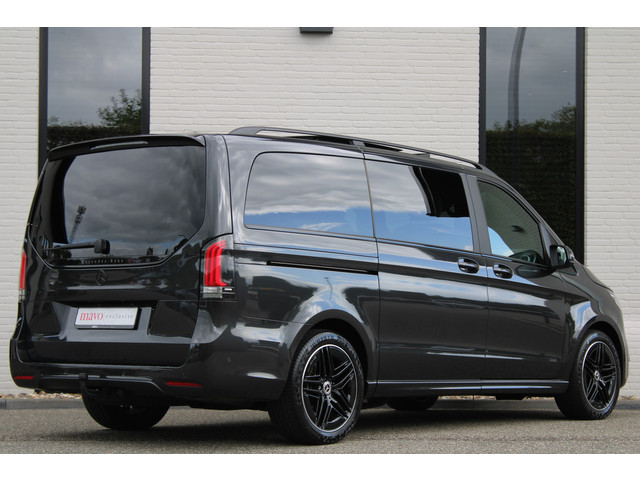 Foto 3 van Mercedes-Benz V-Klasse 300d / AMG / Exclusive / 4-Matic / 7-Pers / Pano / Luchtv / Elec Stoel voor+a