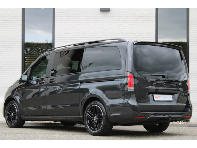 Foto 2 van Mercedes-Benz V-Klasse 300d / AMG / Exclusive / 4-Matic / 7-Pers / Pano / Luchtv / Elec Stoel voor+a