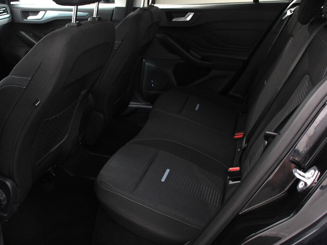 Foto 10 van Ford Focus Wagon 1.0 EcoBoost 155pk Hybrid Active X Navigatie Apple CarPlay Android Auto Camera Park