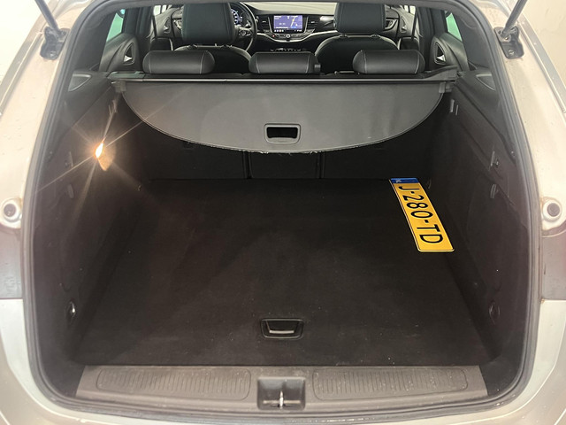 Foto 10 van Opel Astra Sports Tourer 1.4 Ultimate  | Automaat | Trekhaak | Apple Carplay & Android Auto | Front