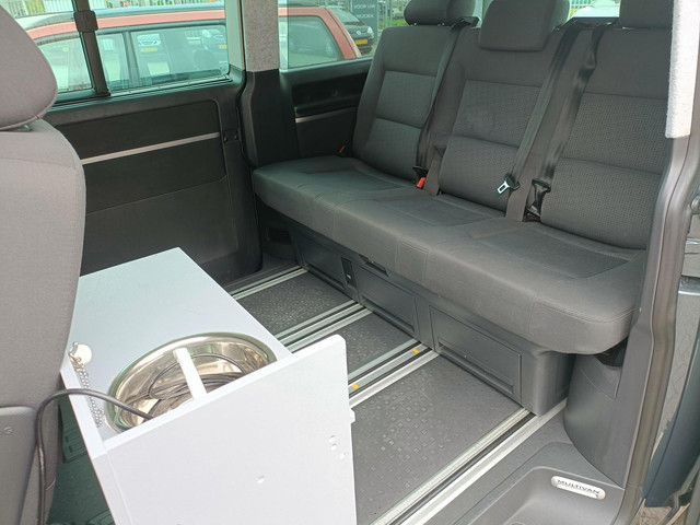 Foto 10 van Volkswagen Transporter Kombi 2.5 TDI 300 Highline Bus Camper