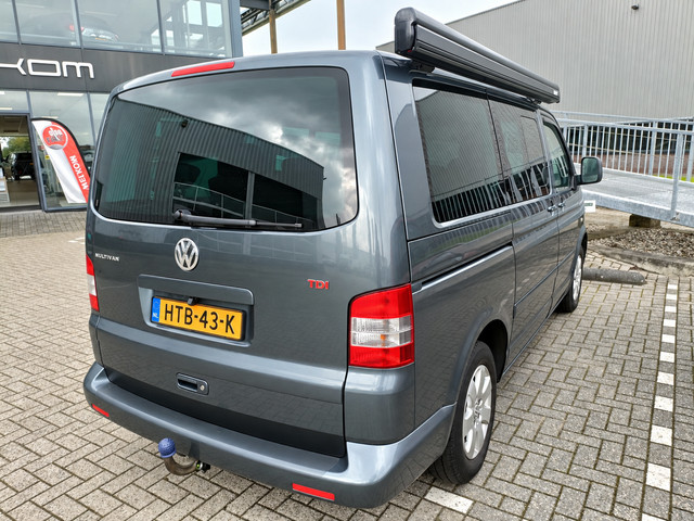 Foto 8 van Volkswagen Transporter Kombi 2.5 TDI 300 Highline Bus Camper
